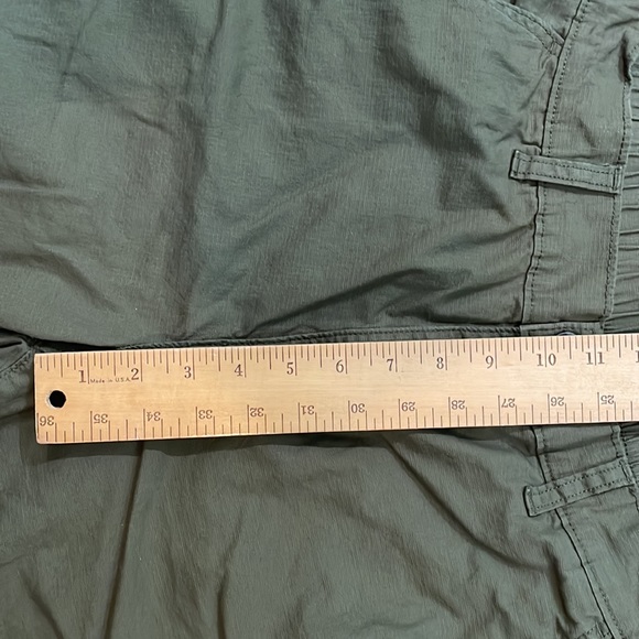 Eddie Bauer Green Men’s Pants 34 x 30 pockets stretch waist - Picture 7 of 13